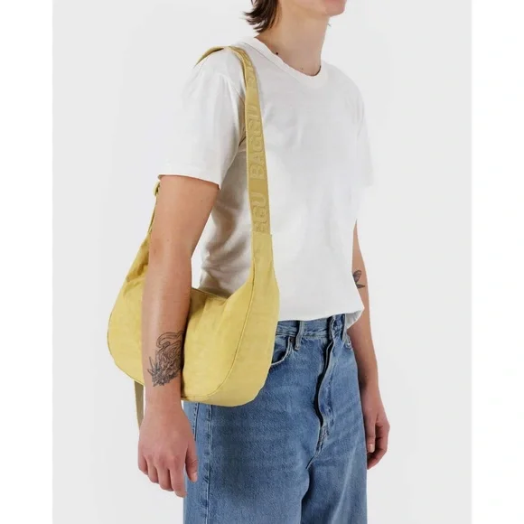 BAGGU Medium Crescent Bag - Butter Yellow - Picture 2 of 4